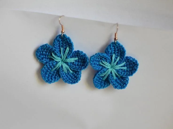 Aretes de flores azules