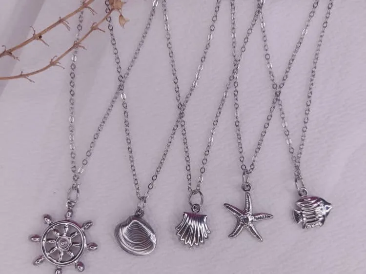 Collaritos con dijesitos del mar