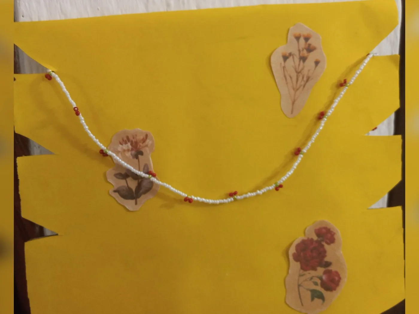 Collar de cerezas