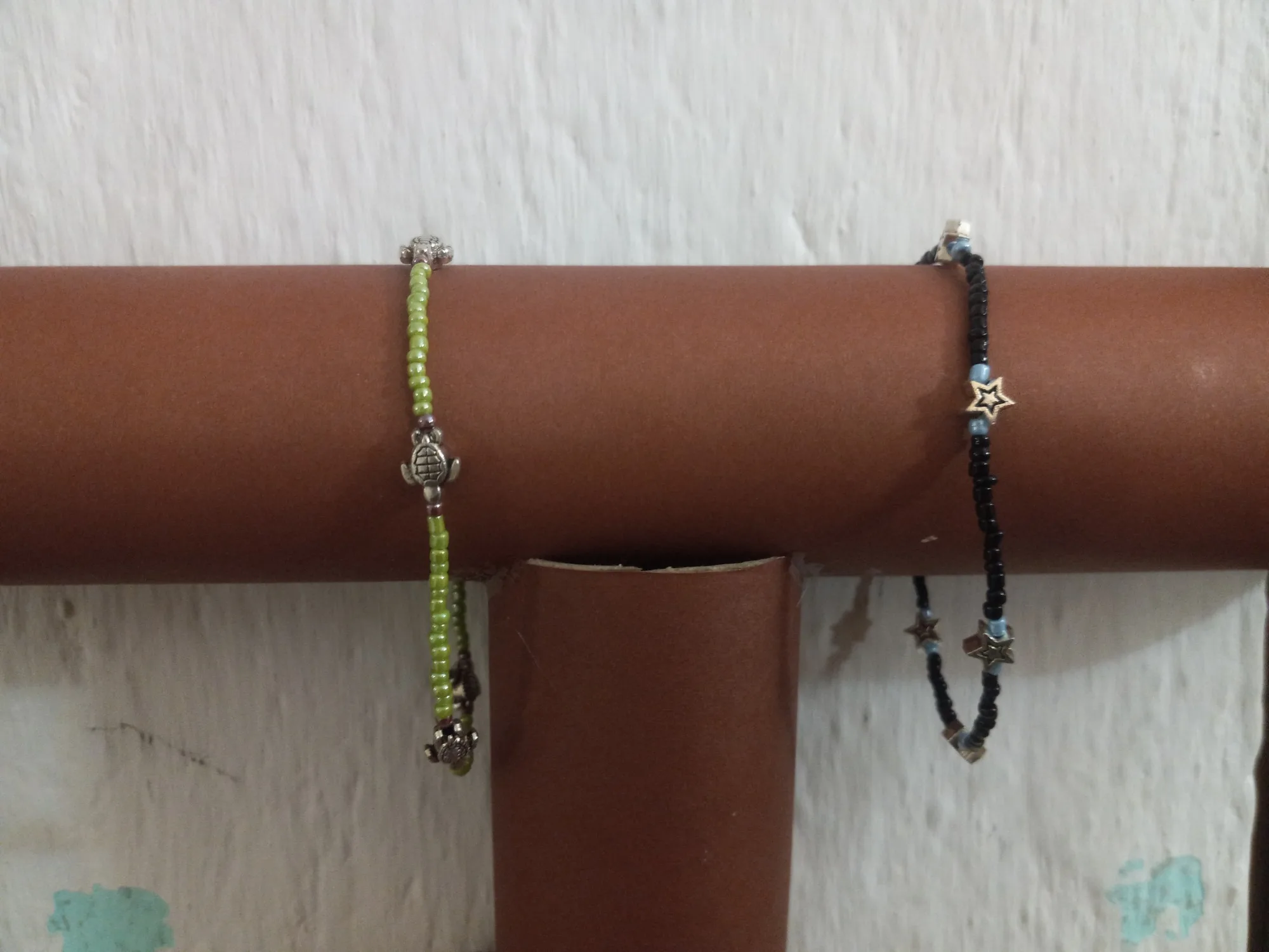 Pulseras de tortuga y de estrellas
