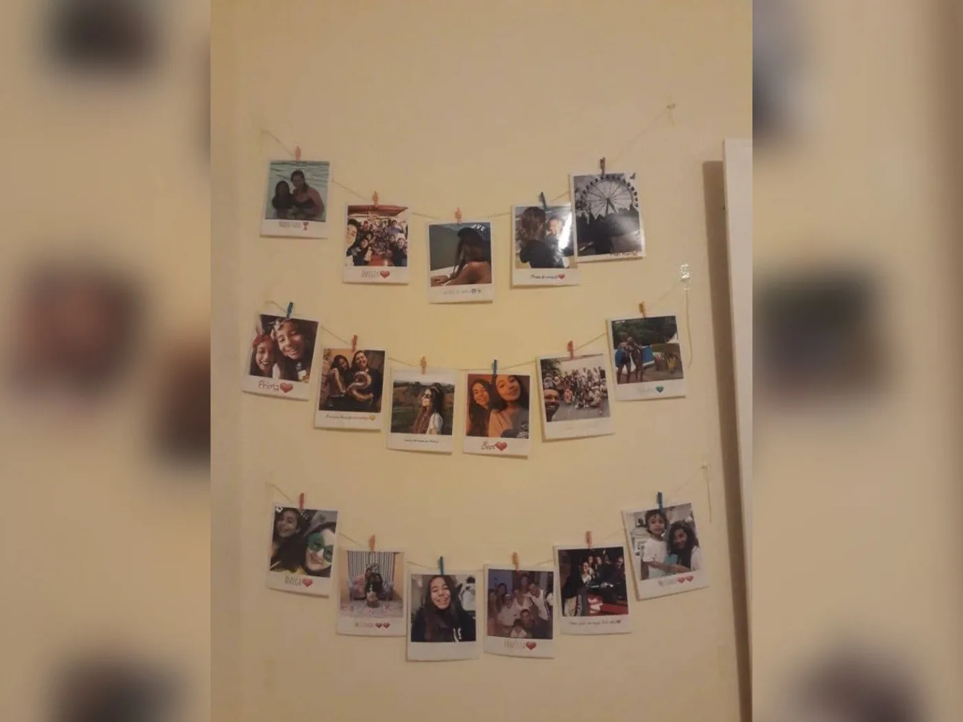 Tendedero de polaroids