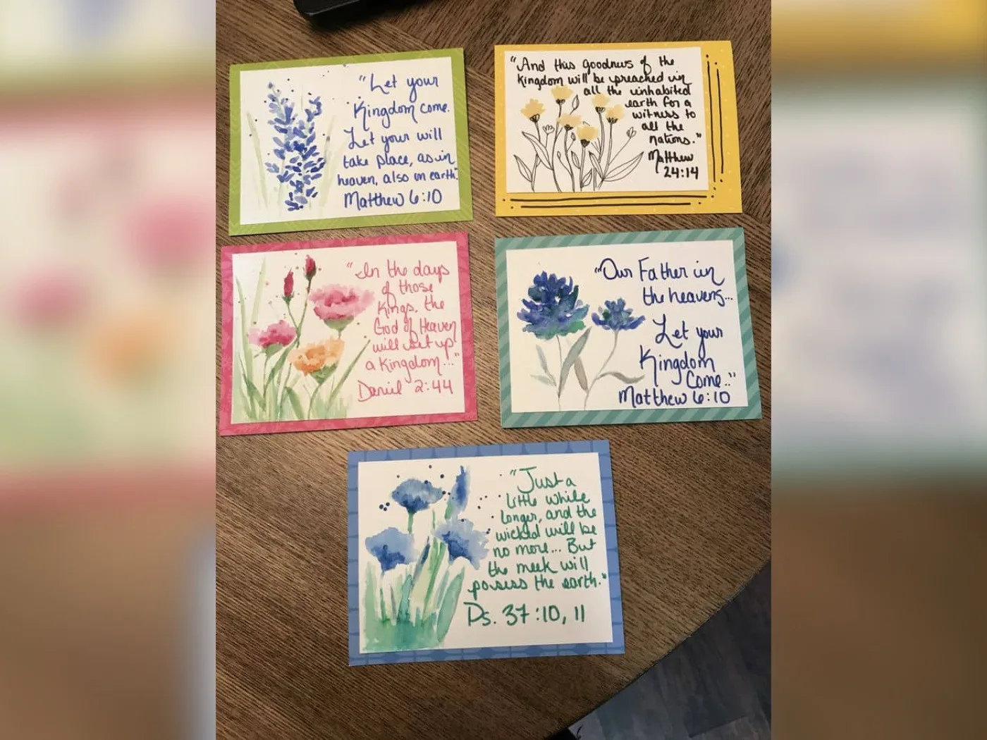 Postal con pinturas acrílicas