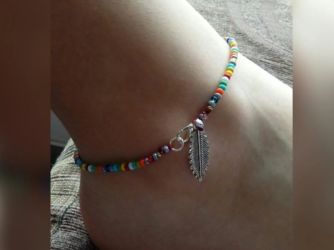 Tobillera de colores y dije