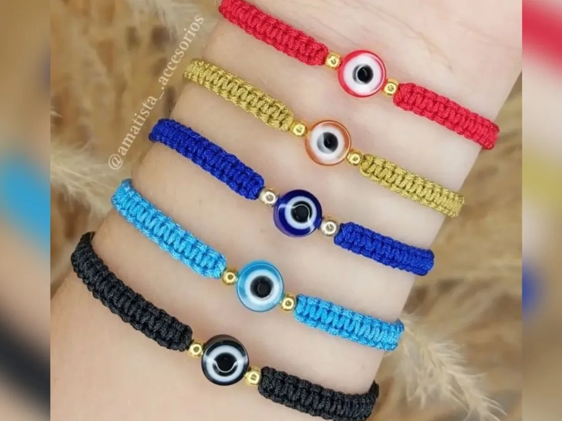 Pulseras tejidas con ojo turco
